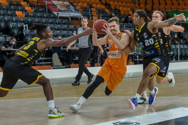 成默契配合 成默契配合